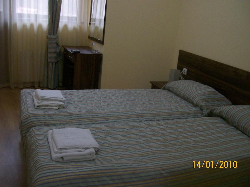 Hera Guest House 奇夫利克 客房 照片