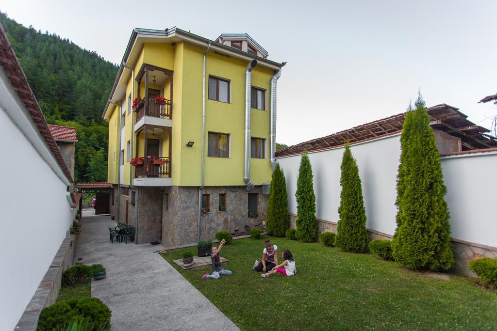 Hera Guest House 奇夫利克 外观 照片