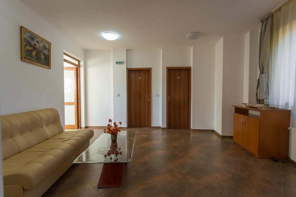 Hera Guest House 奇夫利克 外观 照片